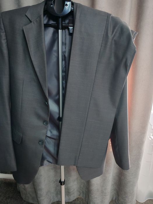 Мужской костюм в отличном состоянии