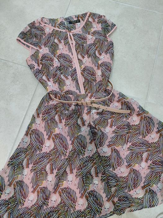 Нежна рокля в розов цвят