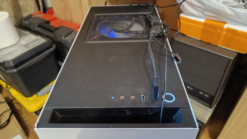 Геймърски компютър (i5-7600K, ASUS Z270 MkII, RX 470 8GB, 240GB SSD)