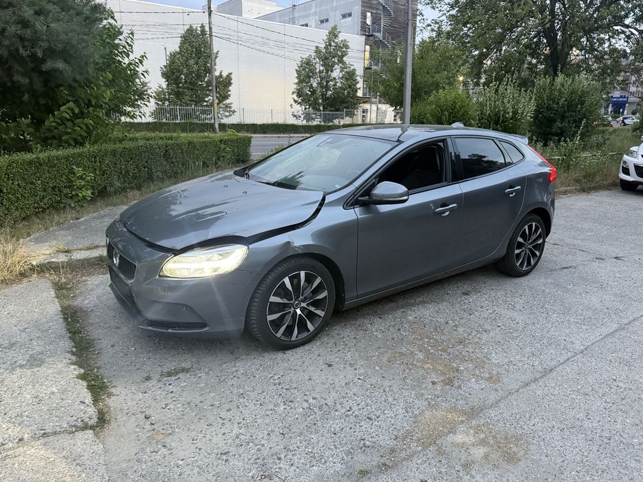 volvo V40 2019 2.0d 190cp Proprietar/Avariat R design