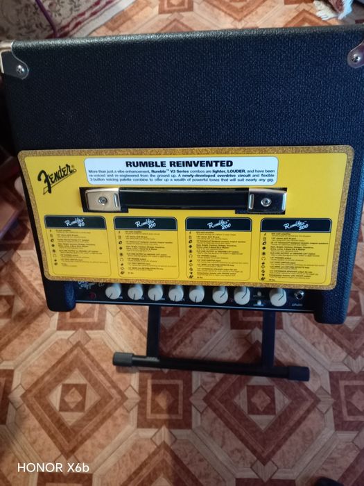 Fender Rumble 100 басовый