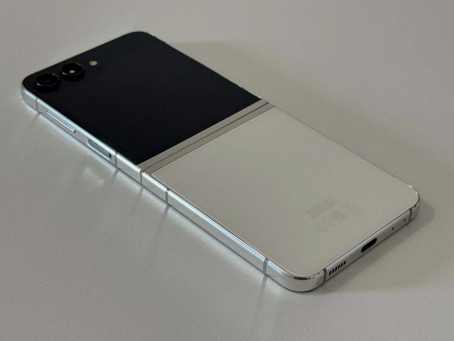 Бартер! Samsung Galaxy Z Flip 5 Cream (Бял)