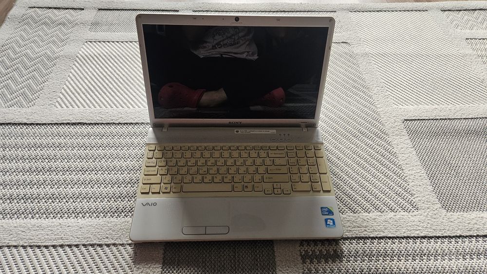 Лаптоп Sony VAIO VPCEB1E1E Core i3, 4GB RAM, Windows 10  Оригинална чанта VAIO