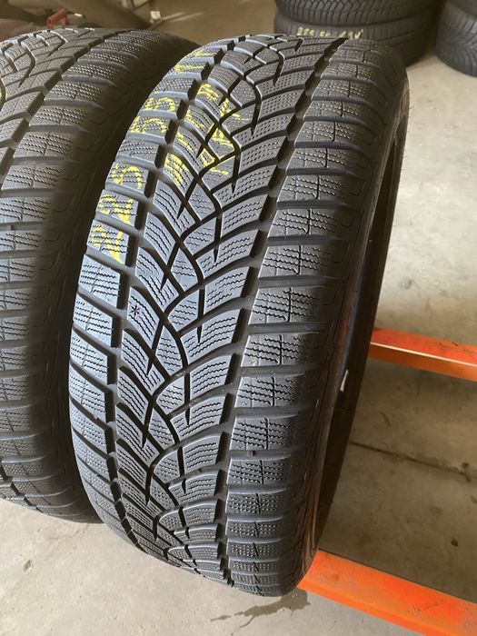 Anvelope iarna 225/55/17 Goodyear Ultra Grip Perf RFT 225 55 17 R17