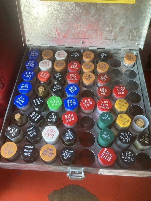 Pompe pt arzatoare. Injectoare , automatizari , duze .