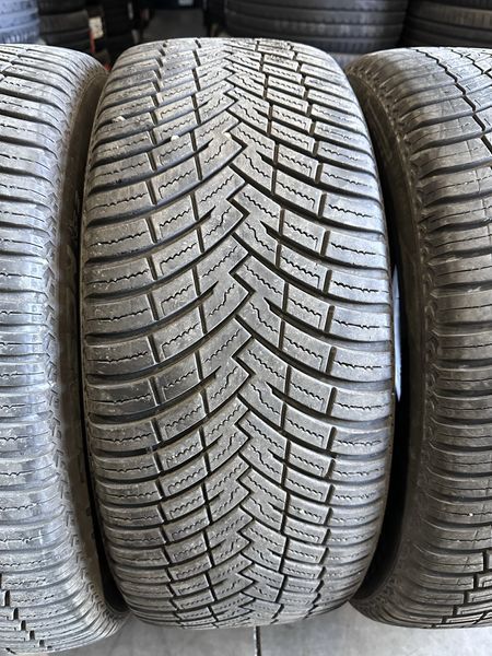 235/50/19 PIRELLI 4бр