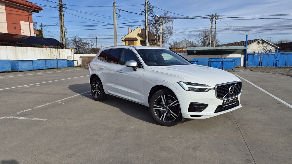 Volvo XC 60  /  R - Design  / 2018 /  190 cai / 4 × 4