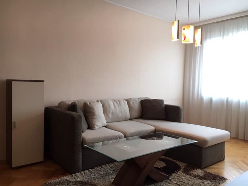 Дава се под наем Двустаен апартамент в София, Хиподрума - 67 кв.м за 535.5 € - Снимка #2