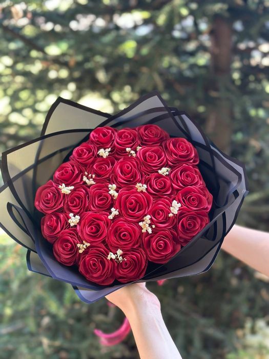 Букет от САТЕНЕНИ рози