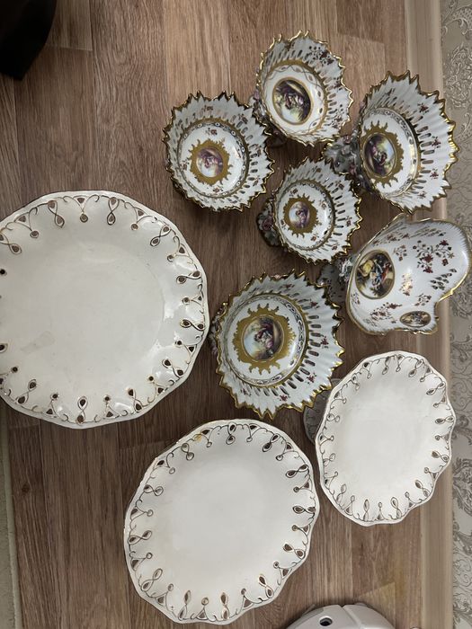 Посуда красивые, в хорошем состоянии.