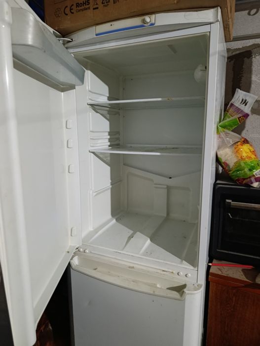 Холодильник продается