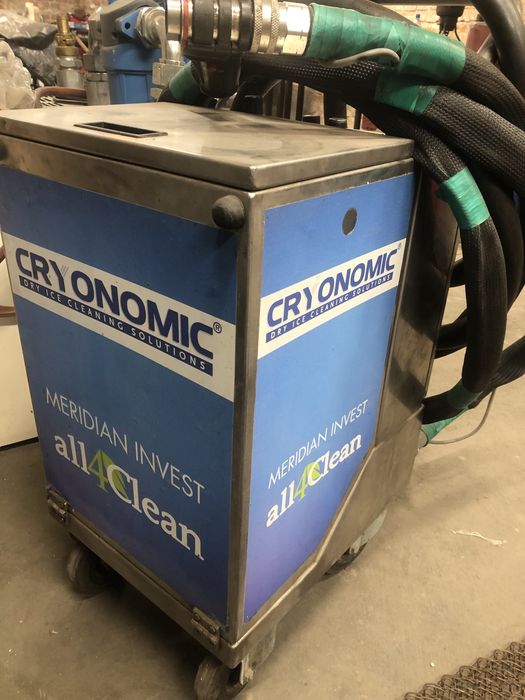 Aparat sablare cu gheata carbonica