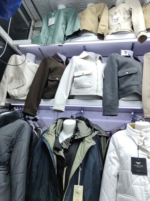 Продается драповая куртка демосезоняя.