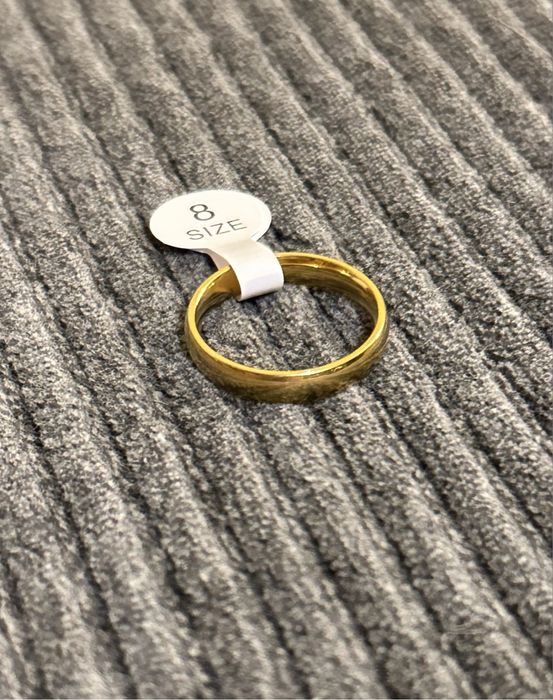 Inel aur 18K.
