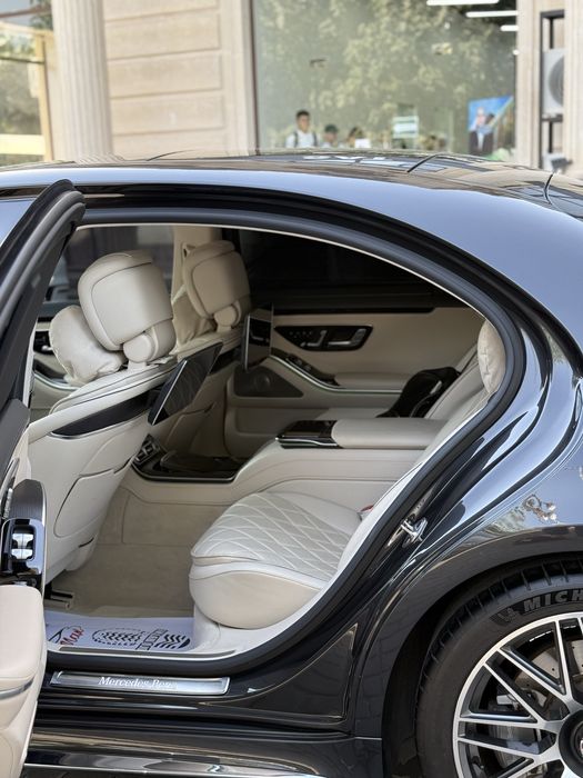 Mercedes Benz W223 S500