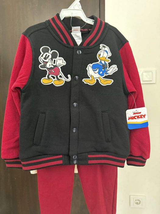 Disney , Mickey mouse , Mayoral, Guess