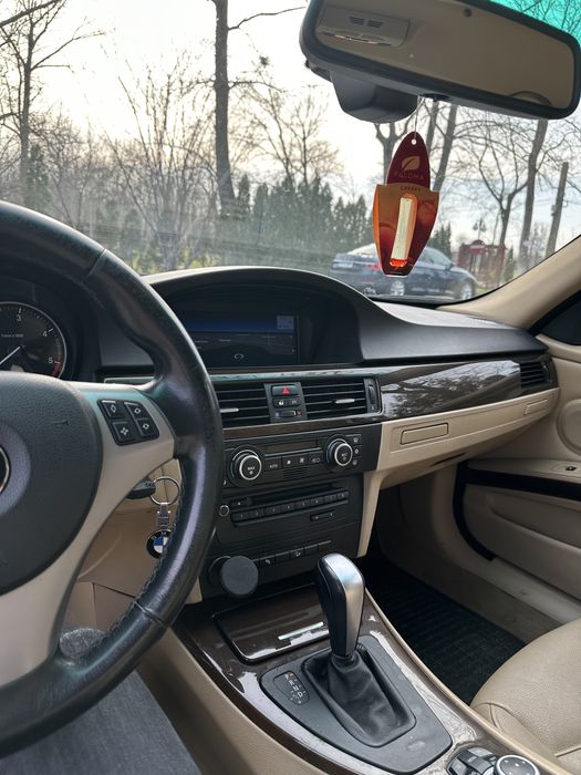 BMW seria 3 E90 LCi 2010 2.0d xdrive 177CP Automat Euro 5