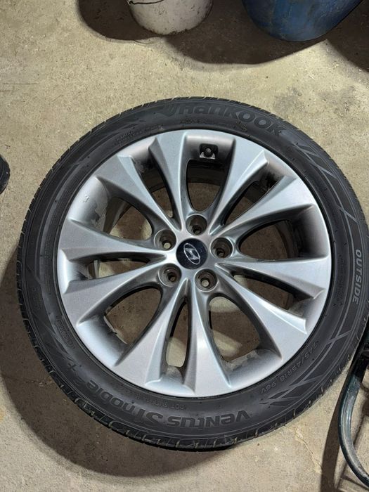 Продам диски с покрышкой R18