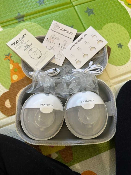 Двойна помпа за кърма Momcozy M5 Hands-Free