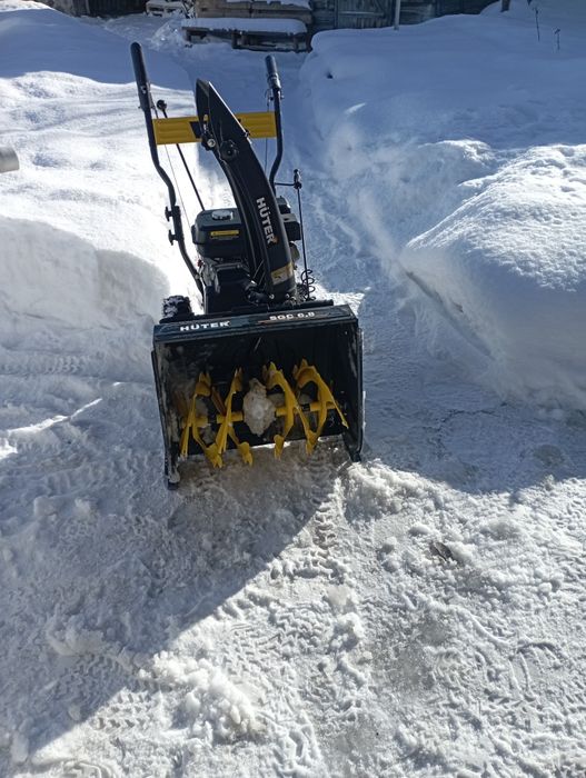 Продам снегоуборщик