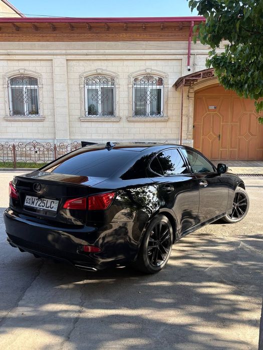 polniy privod lexus is 250 sotiladi
