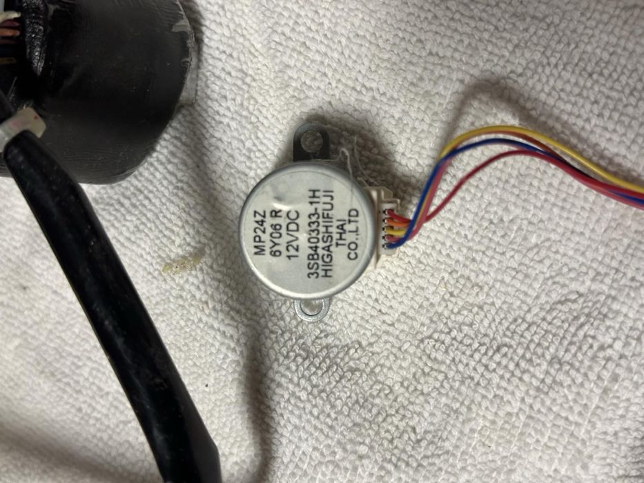 Платки, моторчета, датчици и стенно дистанционно за VRV клим. Системи