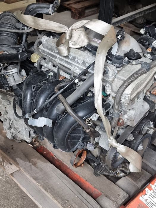 Двигатель на Toyota Estima  2AZ FE 2.4  VVTI  .