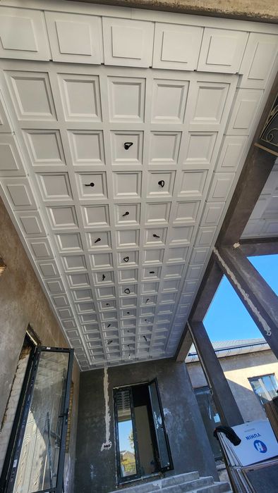 Tunikabond va Travertin