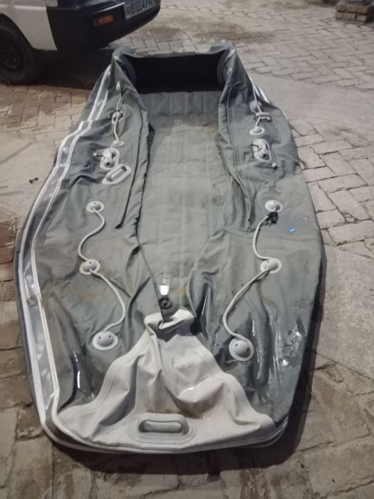 Надувная моторная лотка