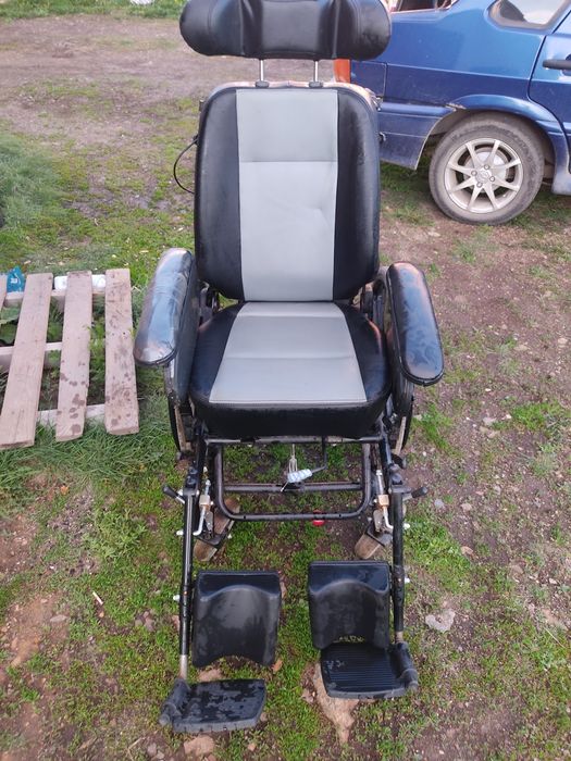 Продам инвалидную коляску