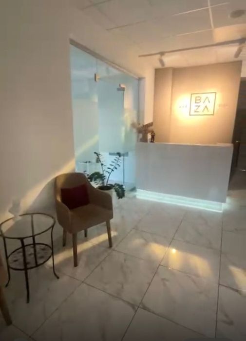 Сдам место в просторном кабинете