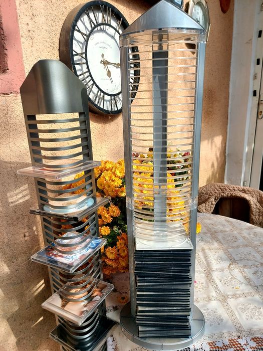 Vând suporți CD/DVD