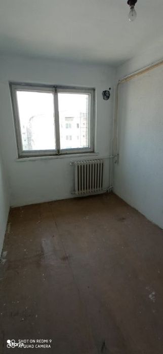 Apartament 4 camere, decomandat, Bals
