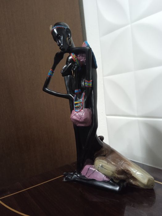 Продам Африканскую Статуэтку