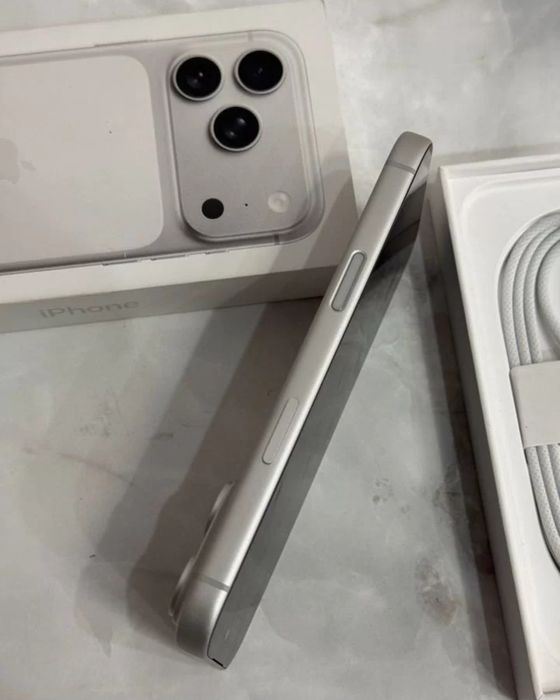 iPhone 17 Pro, 256 ГБ, SIM