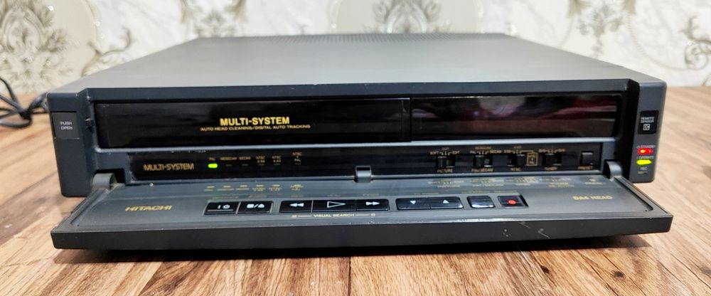 видеомагнитофон Hitachi