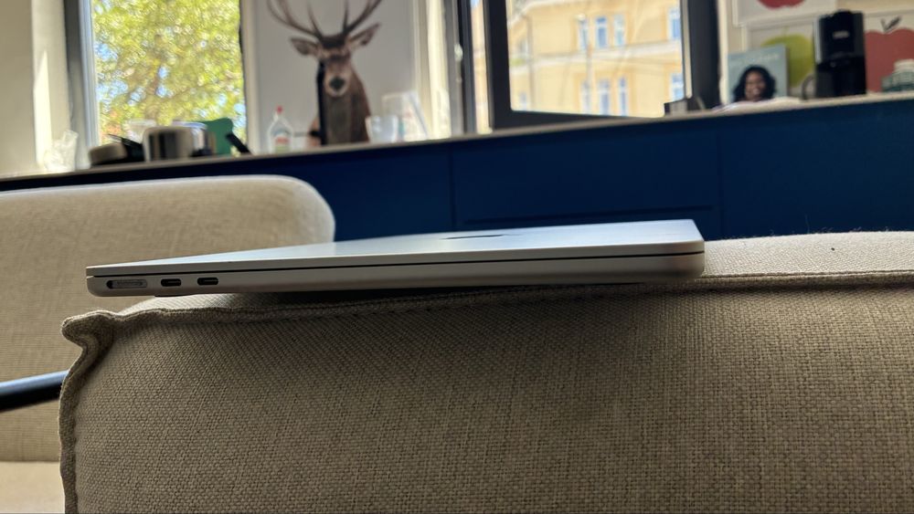 MacBook Air M2 8GB / 256GB – отлично състояние