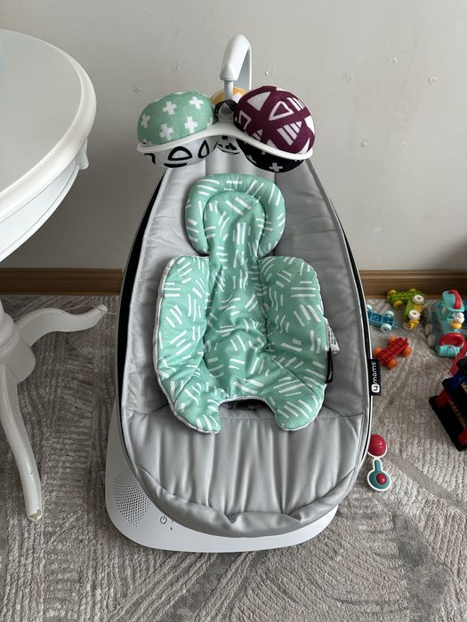 Продам качелю 4moms