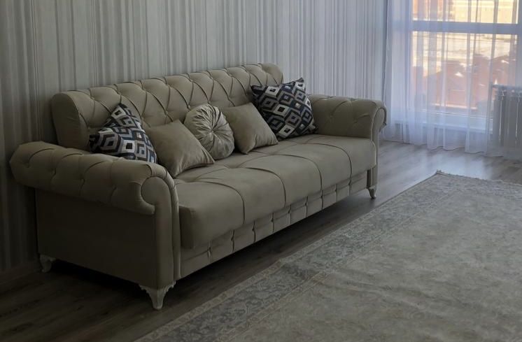 Продам диван с подушками