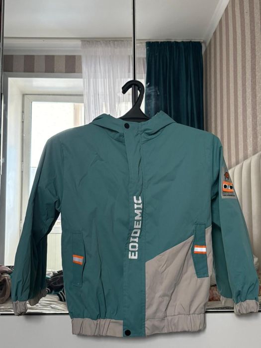 Продам куртки на 11-12 лет