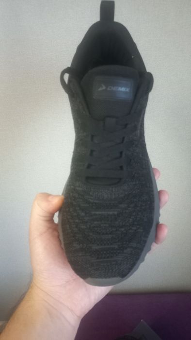 Продам кросовки Demix Tsunami 6