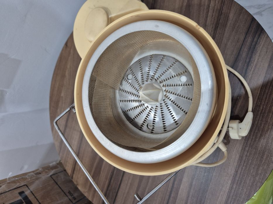 Ретро сокоизстисквачка