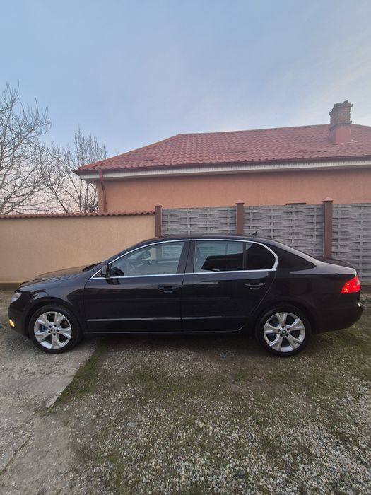 Skoda superb  2.0d 2011
