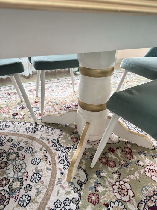 Продам стол и стуля для гостиной