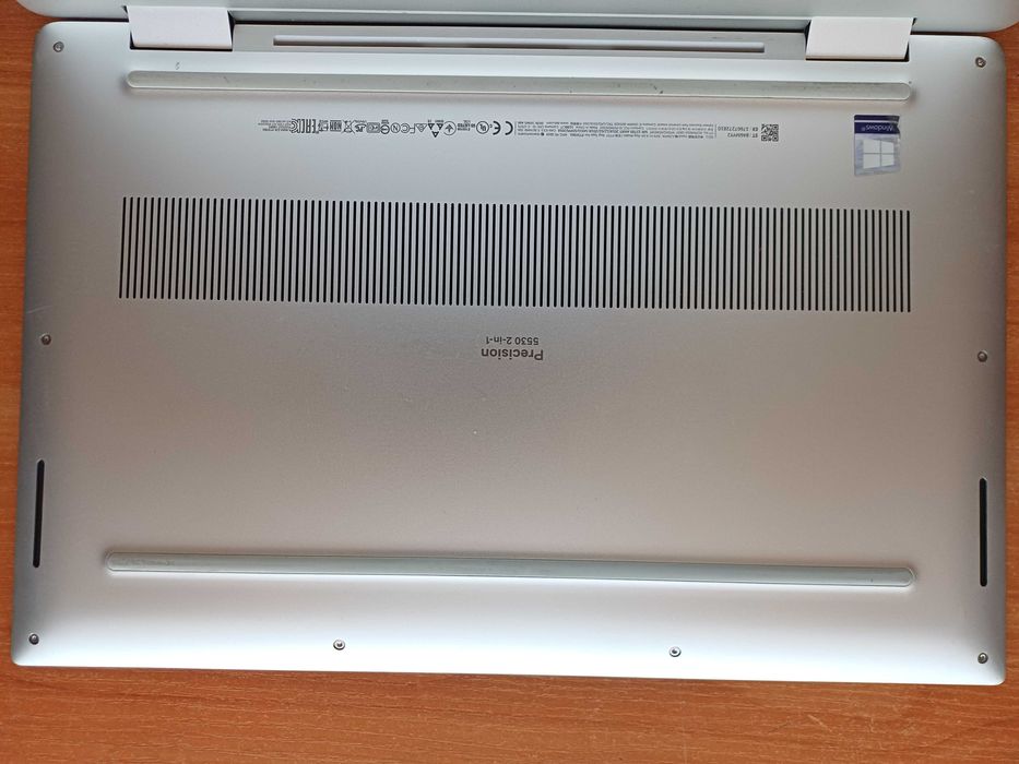 Dell Precision 4K IGZO IPS 2 in 1/Core i7- 8706G/Quadro P1000/16GB DDR4/512GB SSD