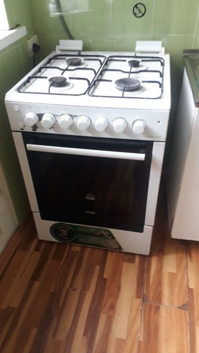 Продоётся газ плита .