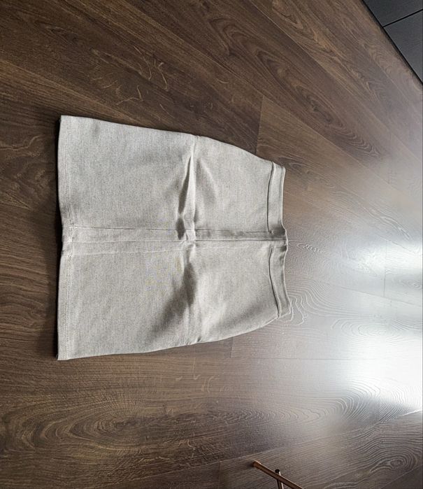 Fusta stradivarius Gri