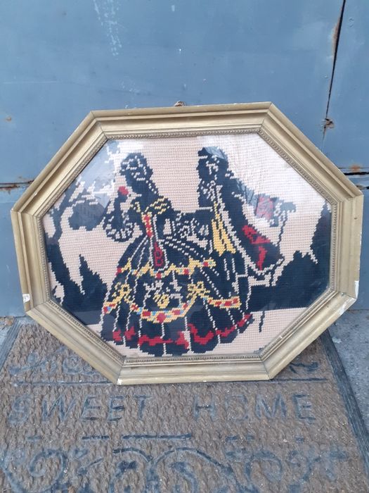 Соц.картини на дърво и върху брезови шайби и гоблени