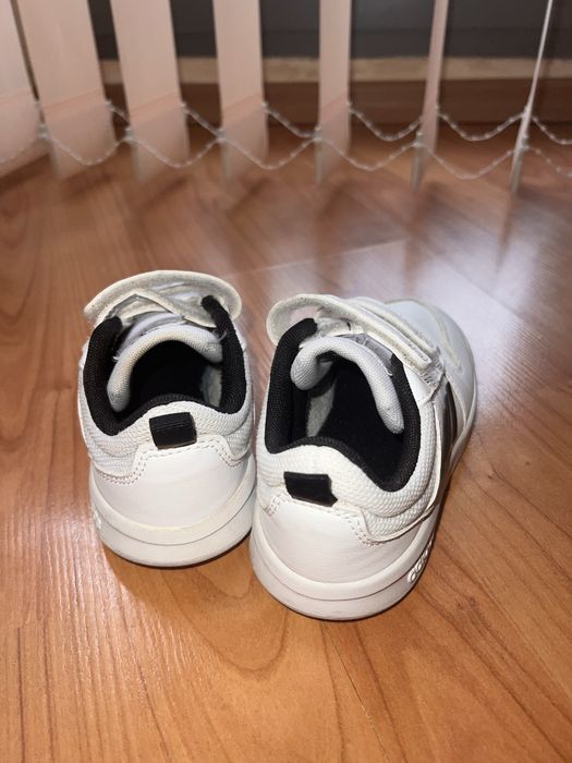 Adidas 27ми номер 30лв