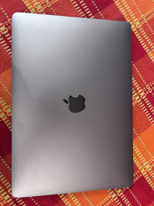 MacBook Pro 13-inch, 2017, Two Thunderbolt 3 ports, A1708